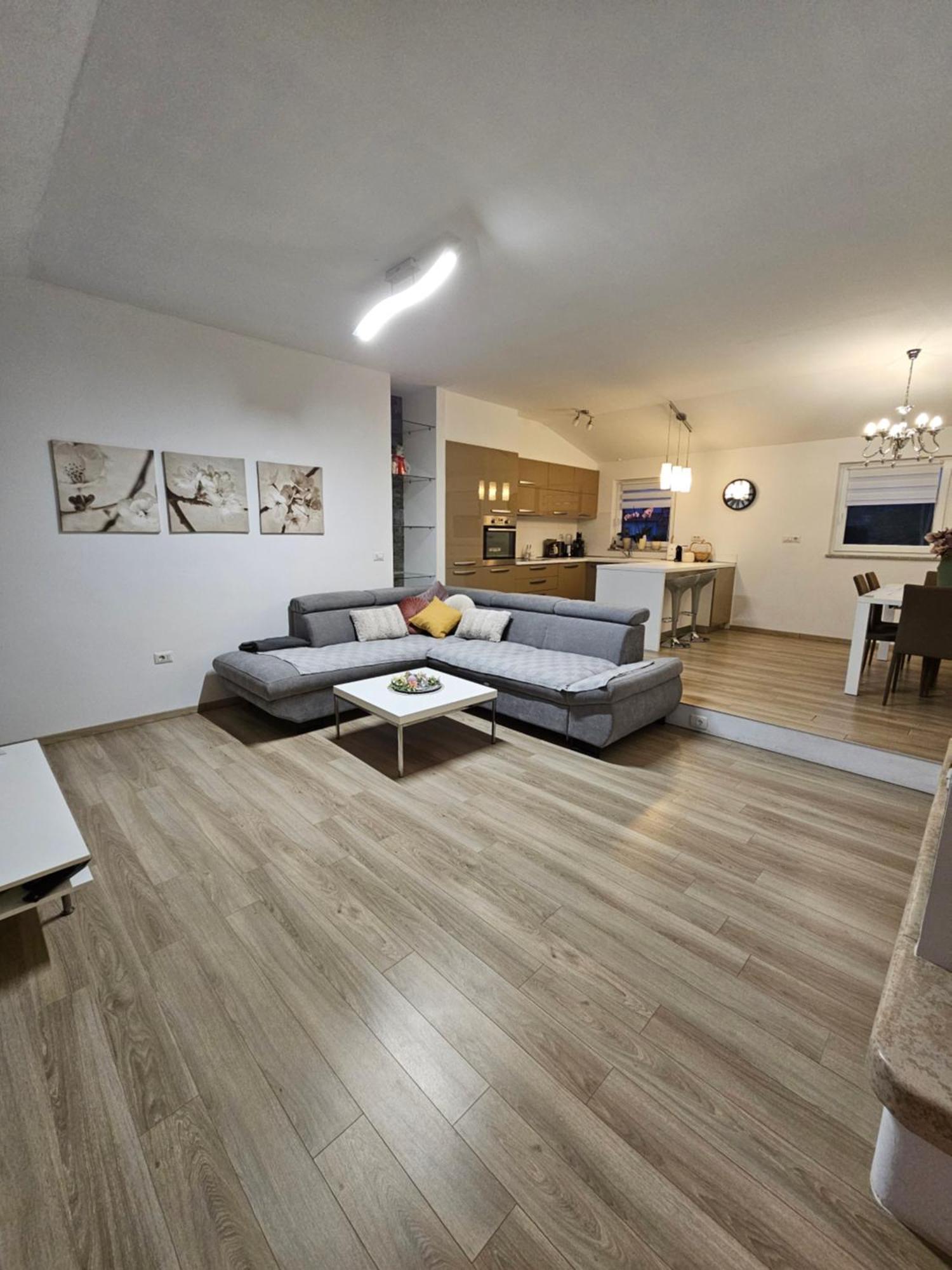 Apartment Robi 乌马格 外观 照片